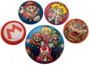 Badge Super Mario multicolore avec 1 grand badge et 4 petits badges