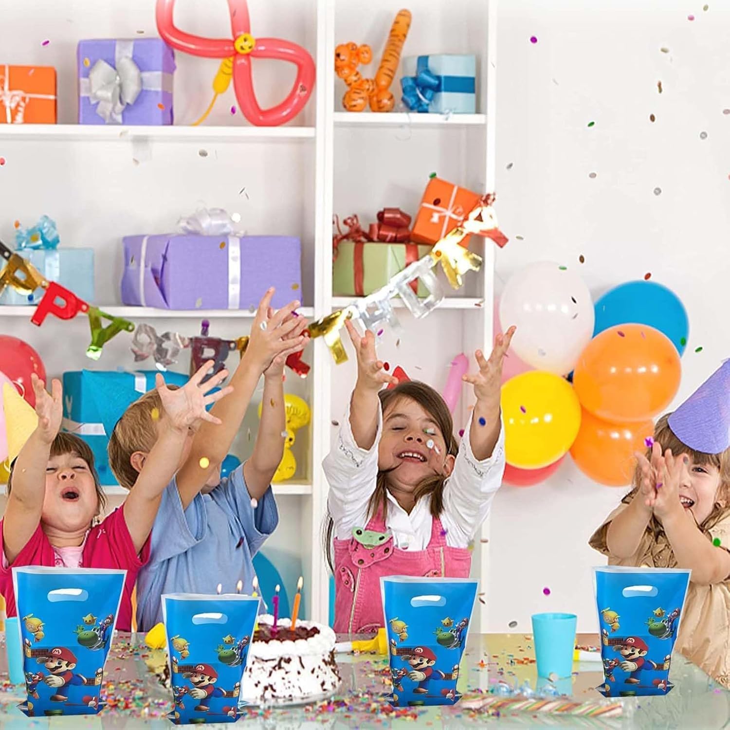 Set cadeaux de fête Mario 98 pièces avec 12 porte-clés, 50 stickers, 20 sacs cadeaux et 16 bracelets – Image 6
